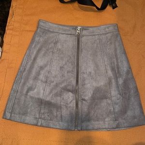 Wilfred Free Front Zip-Up Vegan Suede Skirt
